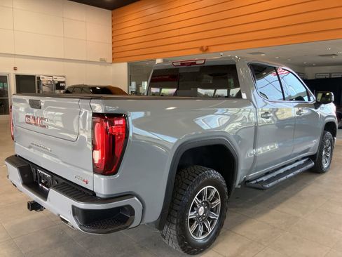 Used 2024 GMC Sierra 1500 AT4 w/ Technology Package AWD/4WD image 5