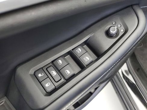 Used 2025 Jeep Grand Cherokee L Limited w/ Black Appearance Package image 23