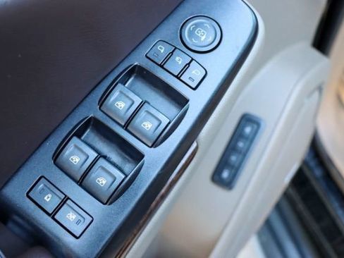 Used 2018 Chevrolet Tahoe LT image 14