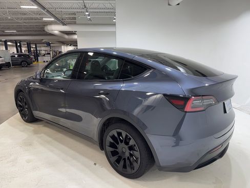Used 2021 Tesla Model Y Long Range image 5