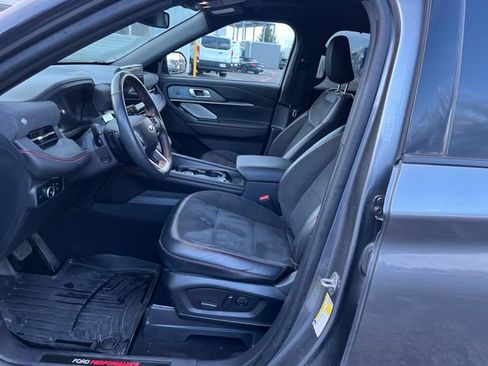 Certified 2025 Ford Explorer ST image 9