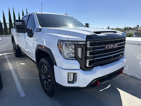 Used 2022 GMC Sierra 2500 AT4 w/ AT4 Premium Plus Package AWD/4WD image 2