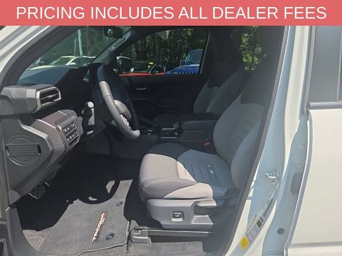 Used 2025 Toyota Tacoma TRD Sport AWD/4WD image 3