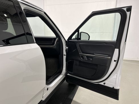 Used 2024 Rivian R1S Adventure AWD/4WD image 18