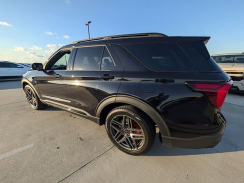 New 2026 Ford Explorer ST w/ Sun And Sound Package image 9