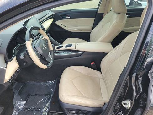 Used 2019 Toyota Avalon Limited image 12