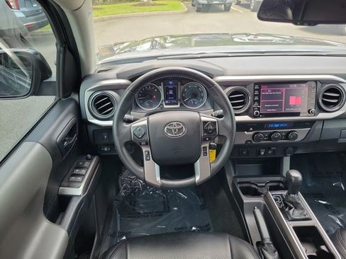 Used 2021 Toyota Tacoma SR5 RWD image 9