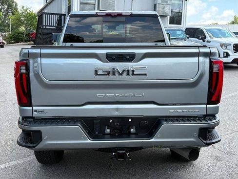 Used 2024 GMC Sierra 2500 Denali Ultimate AWD/4WD image 4