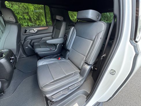 Used 2025 GMC Yukon XL Denali AWD/4WD image 51