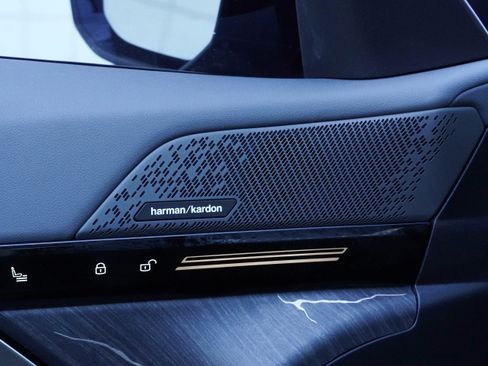 Certified 2024 BMW 530i 530i w/ Executive Package image 16