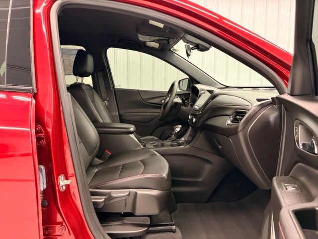 Used 2023 Chevrolet Equinox RS w/ RS Leather Package FWD image 11