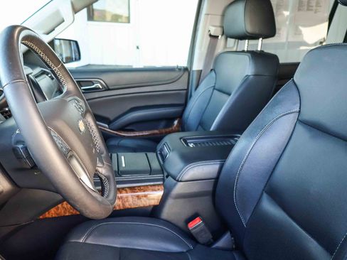 Used 2017 Chevrolet Suburban Premier image 16