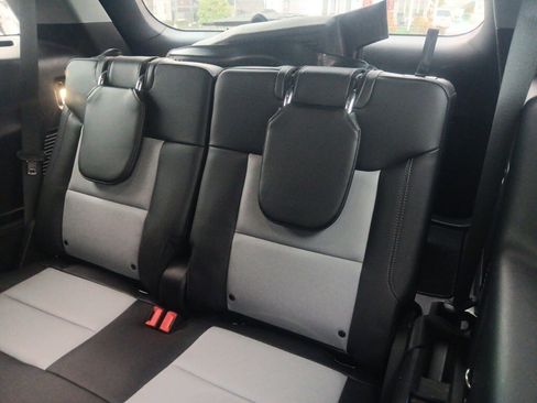 Used 2022 Ford Explorer XLT w/ Equipment Group 202A image 23