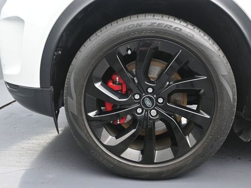 Used 2023 Land Rover Discovery Sport SE image 9