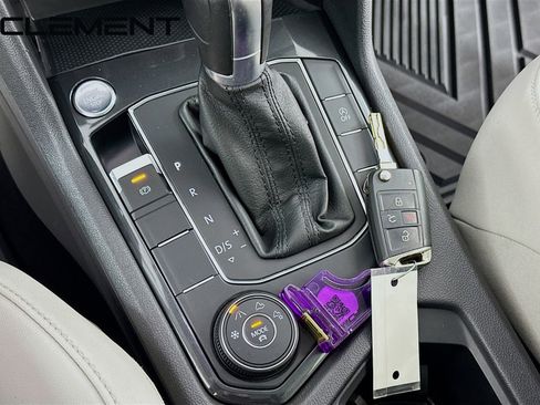 Used 2019 Volkswagen Tiguan SE w/ Panoramic Sunroof Package image 23