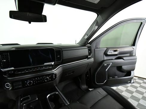 Used 2024 Chevrolet Silverado 1500 LT Trail Boss w/ Convenience Package II image 21