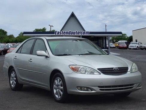 Used 2003 Toyota Camry XLE image 1