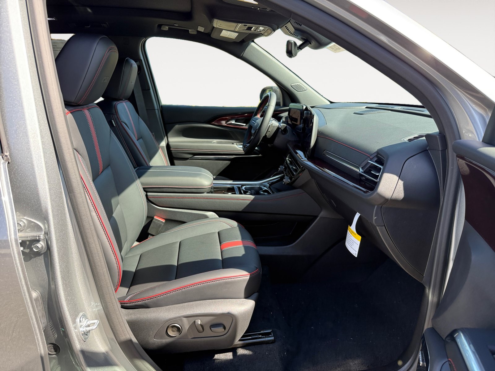 New 2027 Chevrolet Traverse RS AWD/4WD image 19