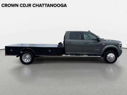 Used 2026 RAM 5500 4x4 Crew Cab w/ Laramie Trim Package image 3
