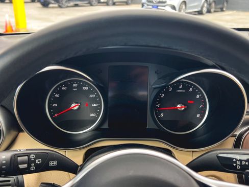 Used 2022 Mercedes-Benz GLC 300 4MATIC image 23