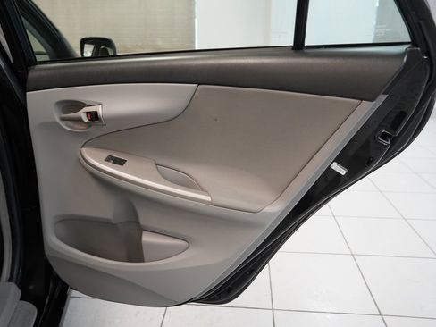 Used 2013 Toyota Corolla LE image 24