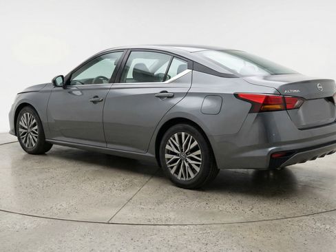 Used 2025 Nissan Altima 2.5 SV image 6