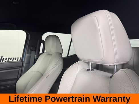 Used 2025 Toyota 4Runner SR5 AWD/4WD image 12