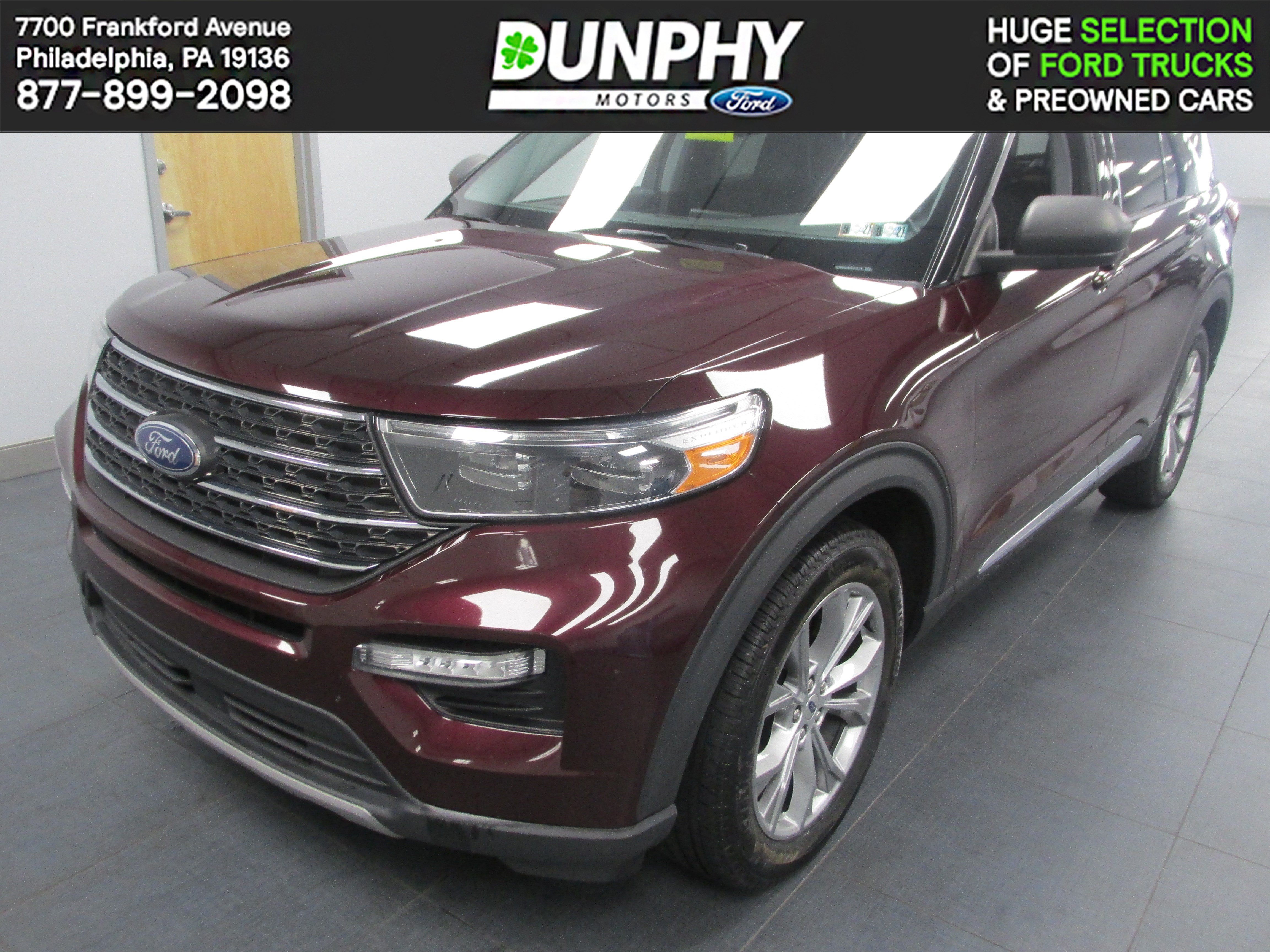 Certified 2022 Ford Explorer XLT w/ Equipment Group 202A AWD/4WD image 1