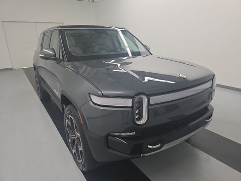 Used 2024 Rivian R1S Adventure AWD/4WD image 7