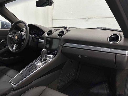 Used 2025 Porsche 718 Cayman image 13