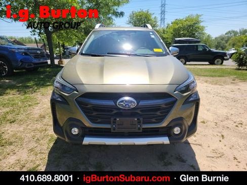 Used 2025 Subaru Outback Touring AWD/4WD image 2