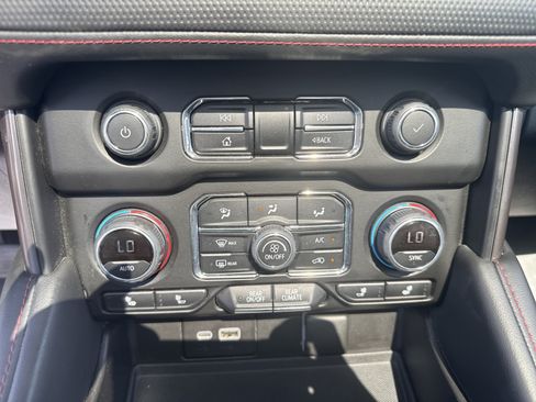 Used 2022 Chevrolet Tahoe RST w/ Luxury Package AWD/4WD image 17