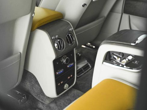 New 2025 Rolls-Royce Cullinan image 39