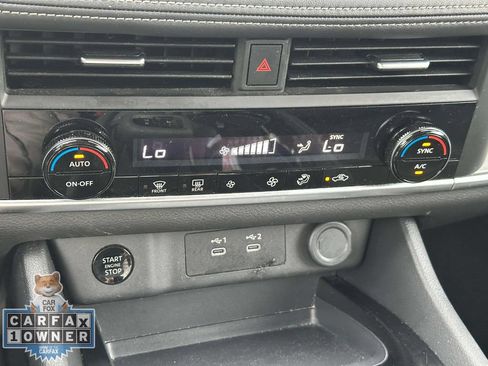 Used 2025 Nissan Rogue SV AWD/4WD image 31