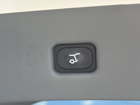 Used 2022 Lincoln Nautilus Reserve FWD image 6