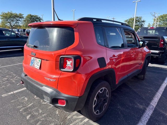 Used 2016 Jeep Renegade Trailhawk w/ Cold Weather Group AWD/4WD image 3