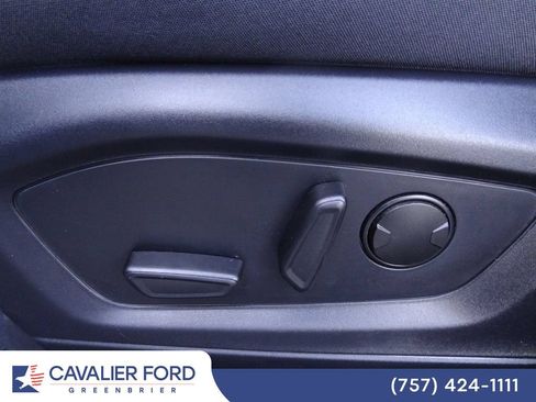 Used 2026 Ford Explorer Active AWD/4WD image 7
