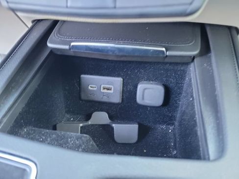 Used 2022 Cadillac XT4 Luxury FWD image 31