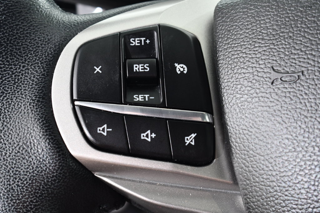 Used 2023 Ford Explorer XLT w/ Equipment Group 202A AWD/4WD image 33