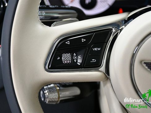 Used 2023 Bentley Flying Spur W12 image 32