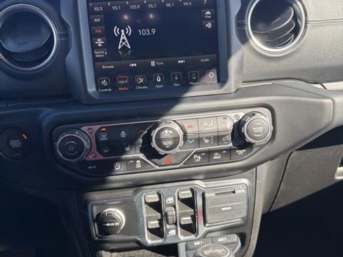 Used 2021 Jeep Wrangler Unlimited Sahara AWD/4WD image 24