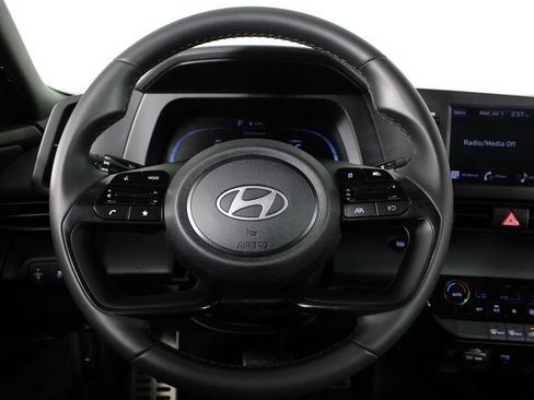 Certified 2025 Hyundai Elantra Sport FWD image 24