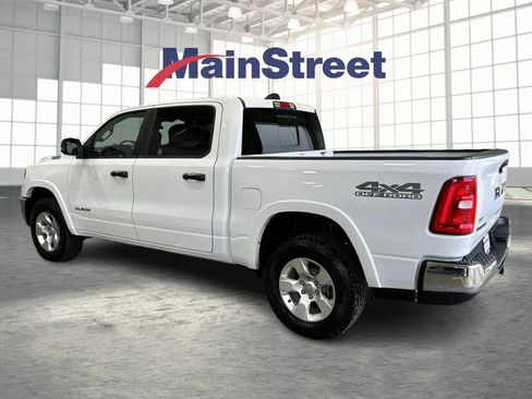 Used 2025 RAM 1500 Big Horn AWD/4WD image 3