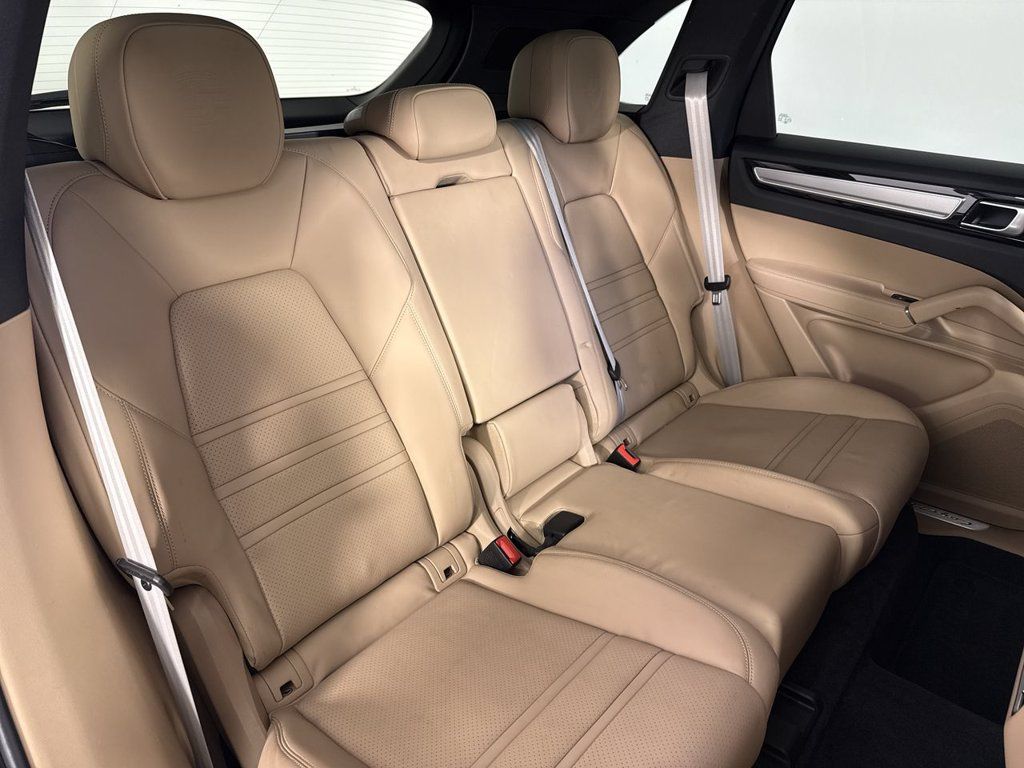 Certified 2023 Porsche Cayenne S Platinum w/ Premium Package Plus AWD/4WD image 23