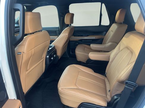 Certified 2022 Ford Expedition Platinum image 8