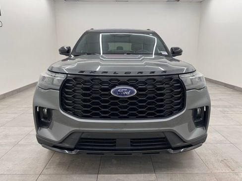 Certified 2025 Ford Explorer ST-Line w/ ST-Line Street Pack image 9