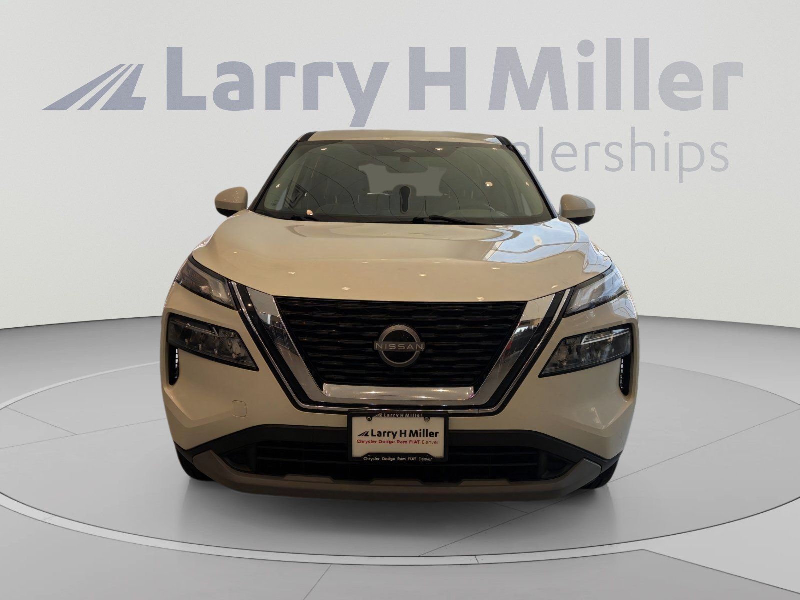 Used 2023 Nissan Rogue SV FWD image 8