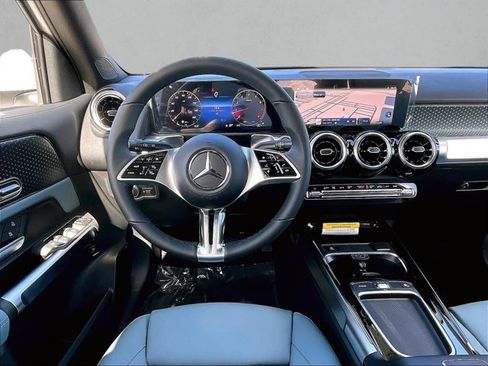 New 2026 Mercedes-Benz GLB 250 image 18