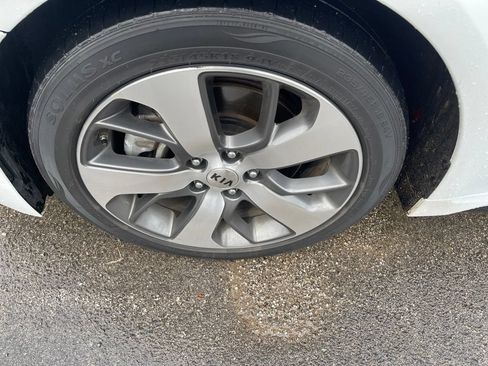 Used 2019 Kia Optima S w/ S Panoramic Sunroof Package FWD image 5