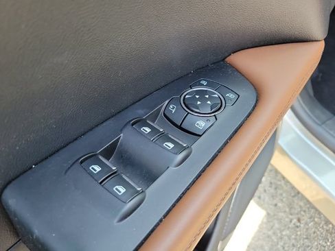 Used 2023 Lincoln Nautilus Reserve AWD/4WD image 10